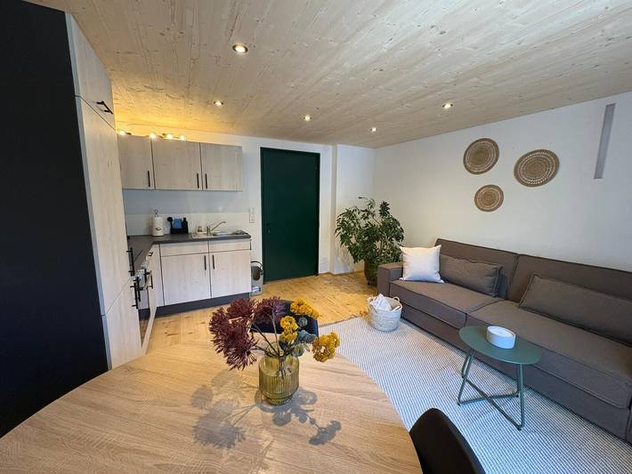 Vacation rental for 6 people, with yard, with pets in Au