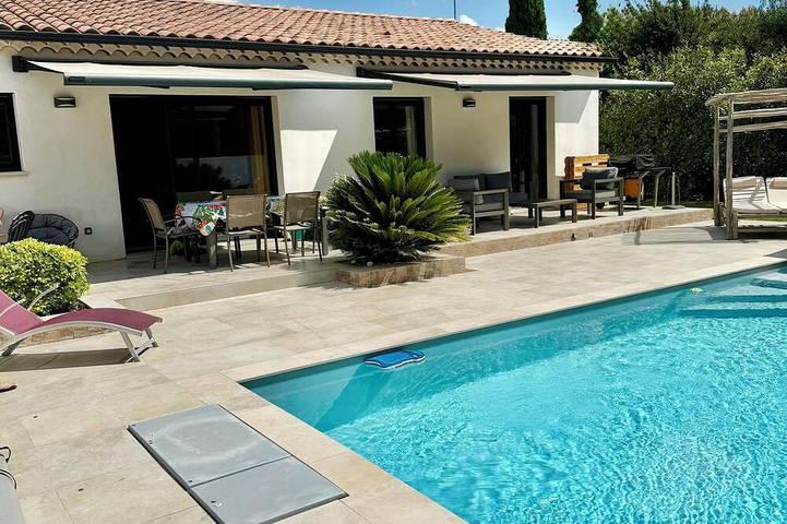Location de vacances pour 4 personnes, avec terrasse et jardin à Châteauneuf-de-Gadagne - 4