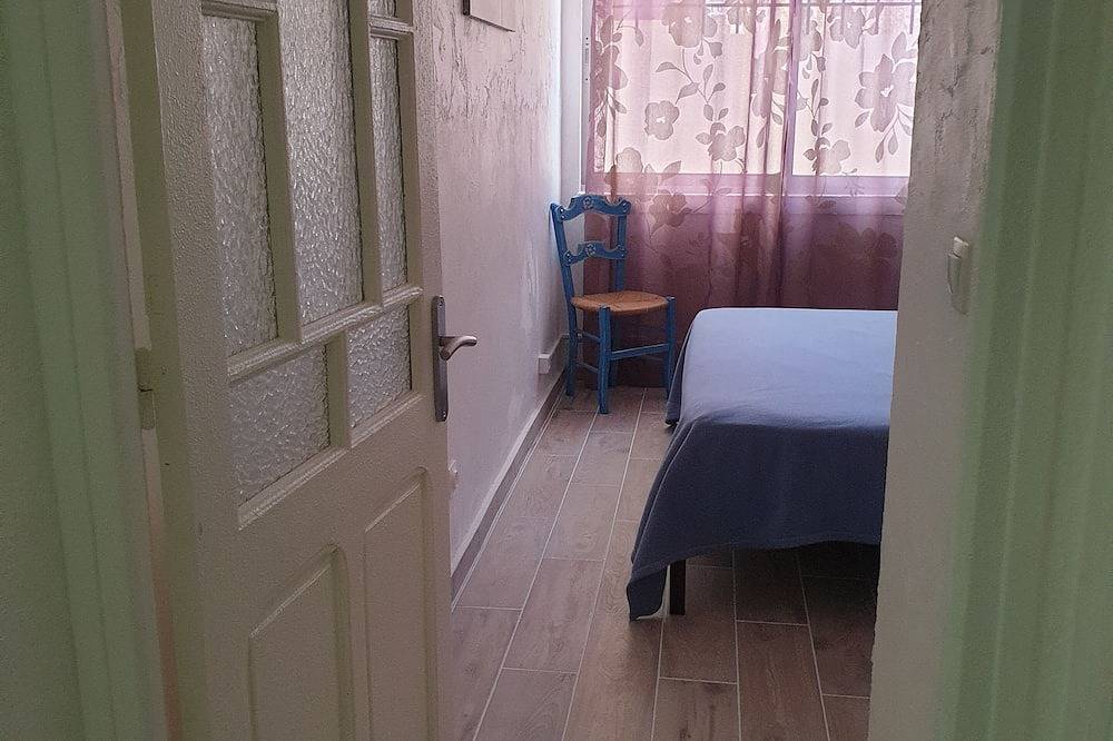 Appartement entier, Charmant T2 classé 3 étoiles situé au centre ville, à 3 kms des plages. in Saint-Laurent-de-la-Salanque, Côte d'Améthyste