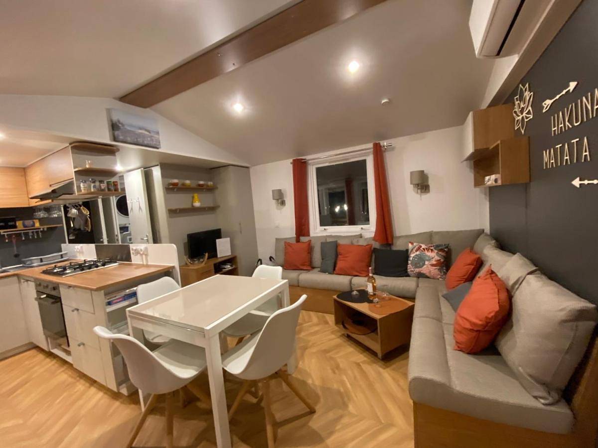 Appartement entier, Vacances sous les pins, près de la mer, 6-8 pers,bien équipé, piscine in Saint-Julien-en-Born, Côte d’Argent