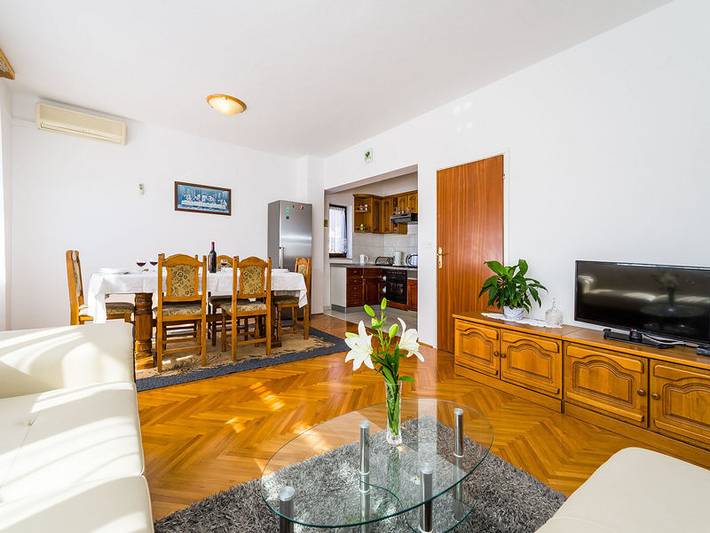 Villa für 12 Personen, mit Balkon und Garten sowie Pool in Vinjerac - 4