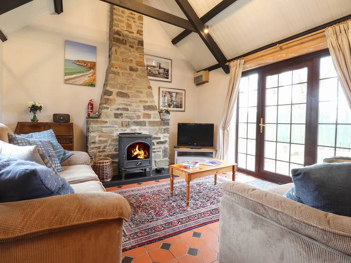 Holiday rental for 4 people, with Hot tub and Garden in Trefin