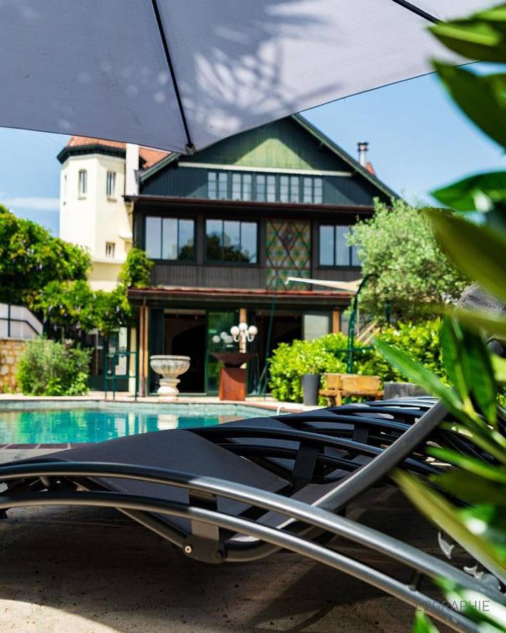 Chambre d’hôte pour 4 personnes, avec vue ainsi que jardin et piscine