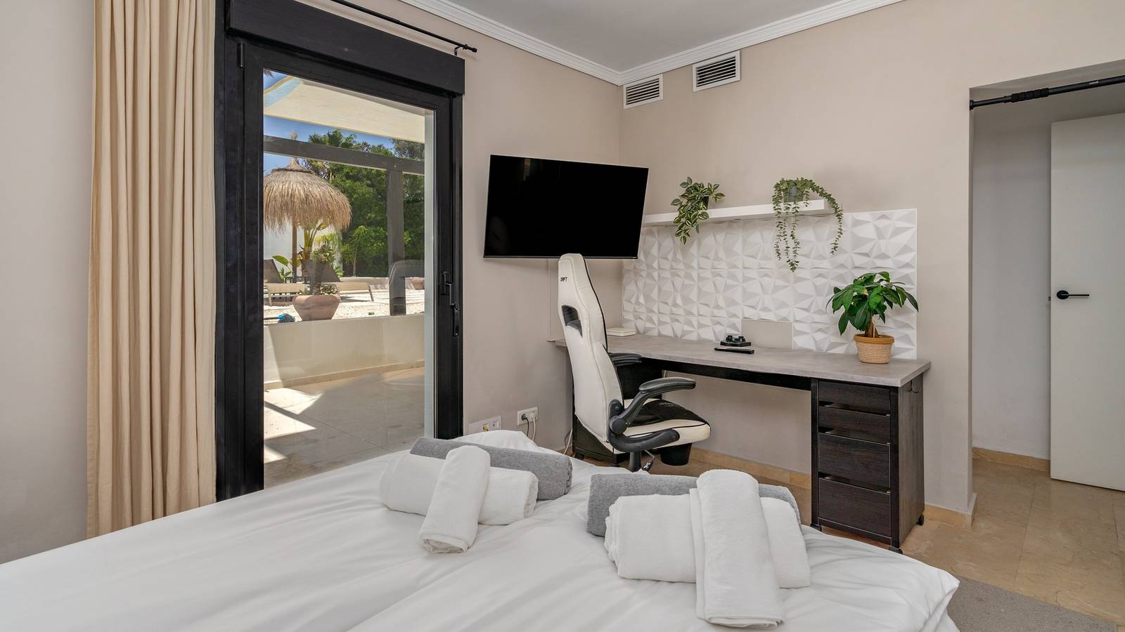 Dreamy Elfaro Villa/Stylish Interiors/Private Pool in Mijas Costa, Mijas