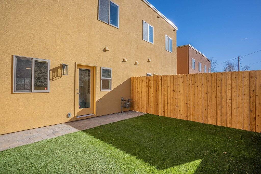 Ganze Wohnung, Complex 2 Rooftop Deck w/ Firepit Balcony in Dt Co in Colorado Springs, El Paso County (CO)