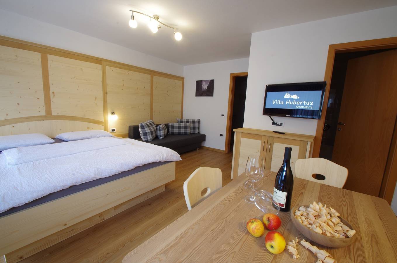 Entire apartment, Apartment 'Villa Hubertus Ciafita' with Mountain View, Balcony and Wi-Fi in Ortisei, Dolomiti Superski