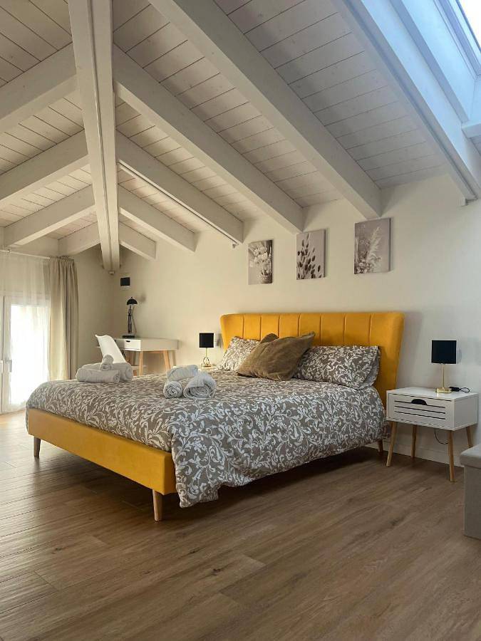 B&b per 2 persone, con giardino e panorama nonché terrazza a Lonato del Garda