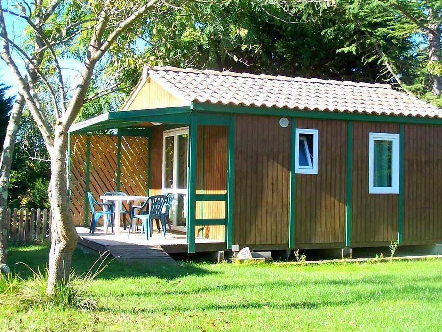 Camping Flower La Pibola - Chalet 5 personen - Chalet Figuier Standard 20m² - 2 Zimmer + Überdachte Terrasse - 5 pers. in Camon, Ariège