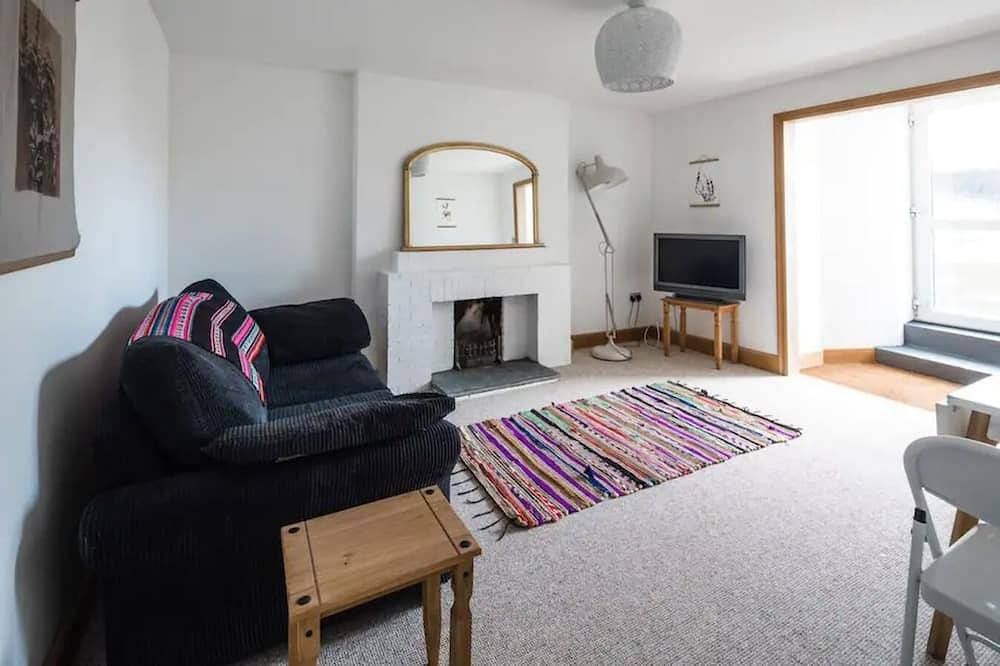 Entire apartment, Spacious 2 Bedroom Apartment near Seafront Penzance in Penzance, Cornwall