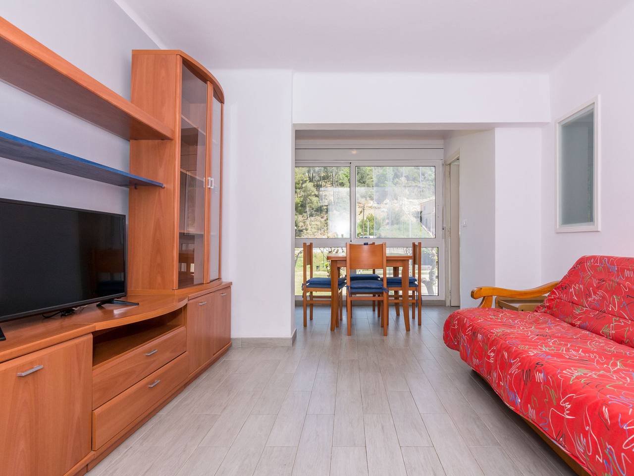 Appartement entier, Appartement lumineux avec piscine, mini-golf, animaux admis à Santa Susanna in Santa Susanna, Costa del Maresme