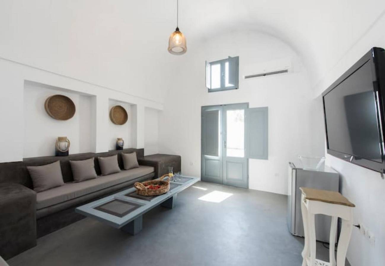 Onirondas villas Dom Style in Fira city in Firostefani, Thera