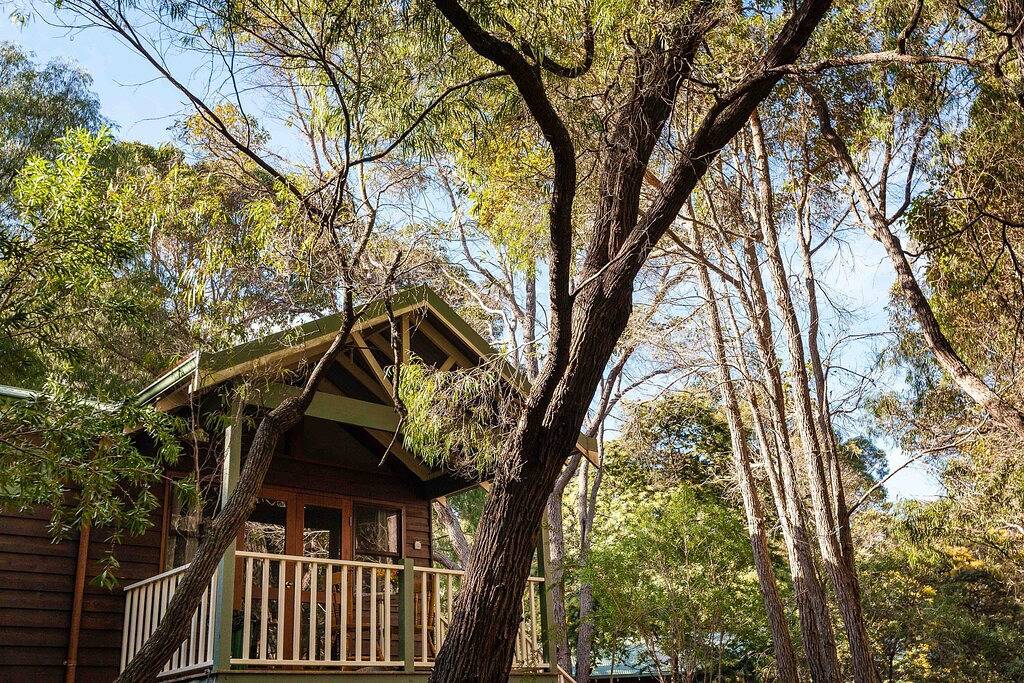 Gemütliches Studio-Chalet, ideal für Paare und eine Veranda mit Blick auf das Buschland in Margaret River, Western Australia