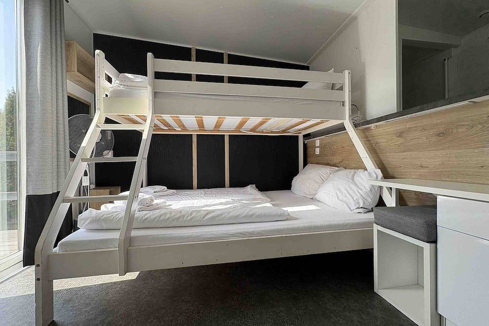 Gemütliches Mobilheim am See in Wackersdorf, Naturpark Oberpfälzer Wald