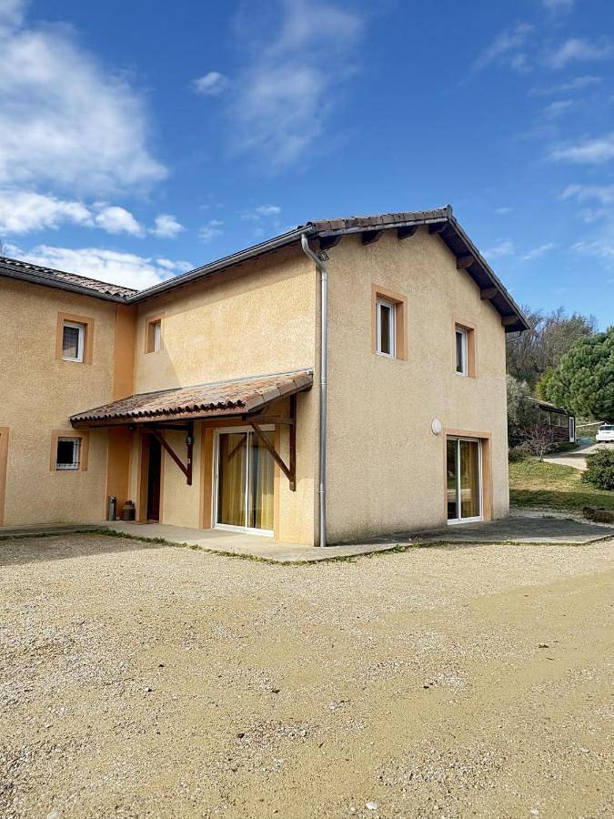 Appartement entier, Apartment in Bonnefamille, Région de La Tour-du-Pin
