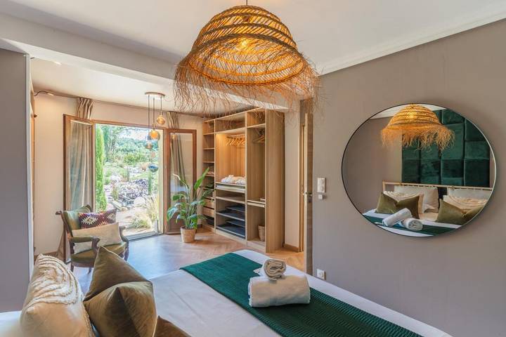Villa pour 8 personnes, avec jardin ainsi que terrasse et vue