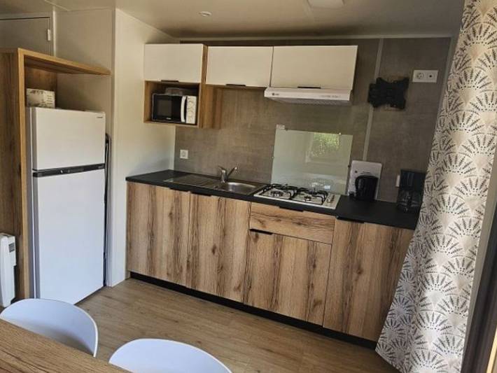 Mobil home pour 6 personnes, avec terrasse, animaux acceptés à Charlieu - 2
