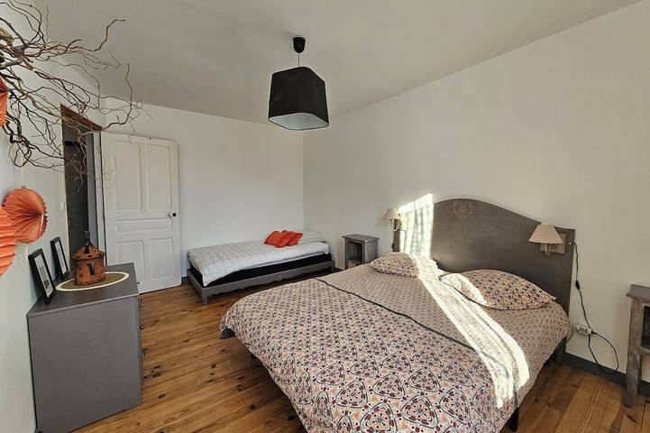 Gîte pour 15 personnes, avec Terrasse et Jardin à Manzat - 3
