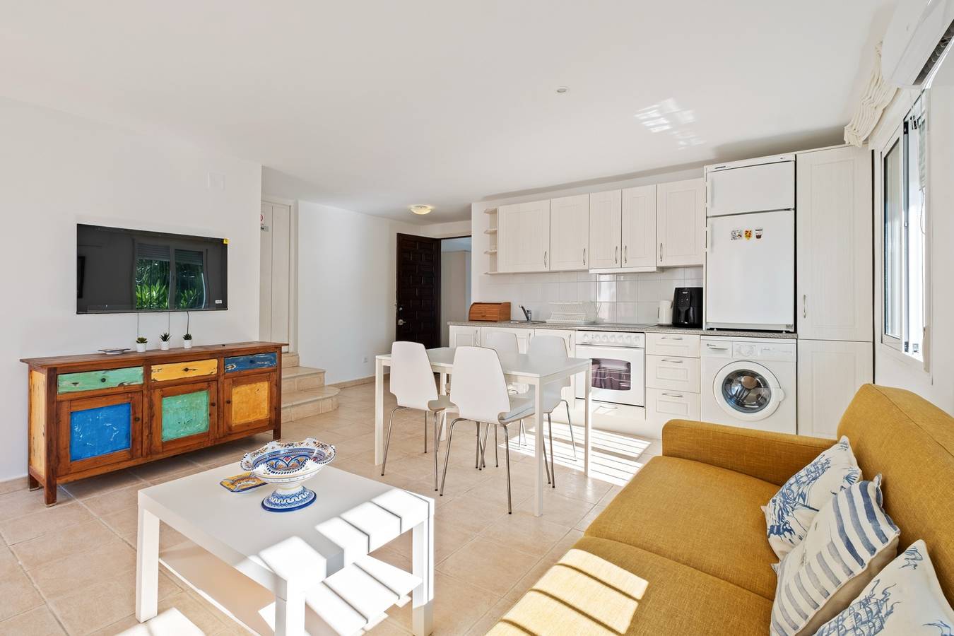 Holiday Home 'Casa May' with Private Pool, Wi-Fi and Air Conditioning in La Cala de Mijas, Mijas