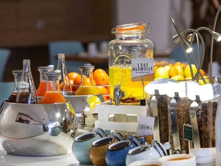 Hôtel pour 4 personnes, avec sauna et terrasse ainsi que piscine et jacuzzi, animaux acceptés