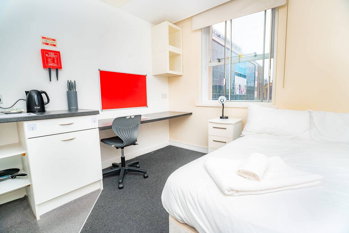 Entire studio, Studio Room w/ Gym access in Coventry City Centre in Coventry, Birmingham Area