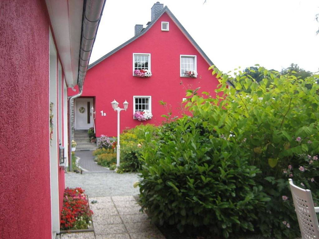 Knobloch mit Swimmingpool in Seifhennersdorf, Oberlausitz-Niederschlesien