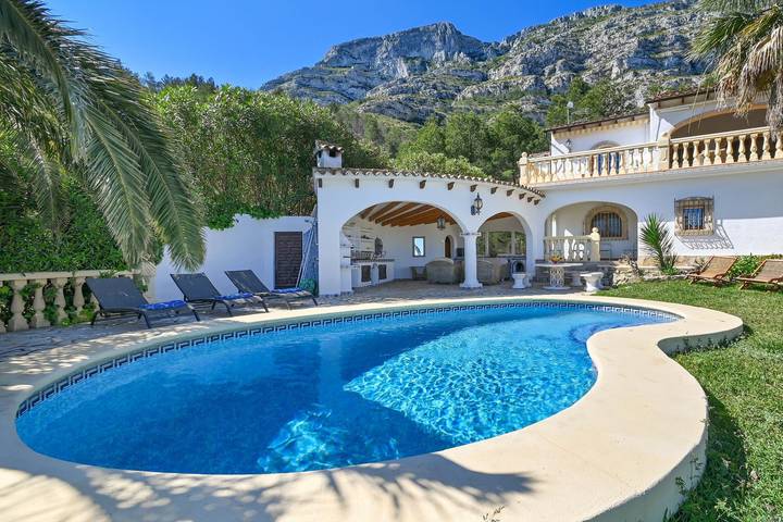 Villa für 4 Personen, mit Meerblick und Garten sowie Pool in Dénia