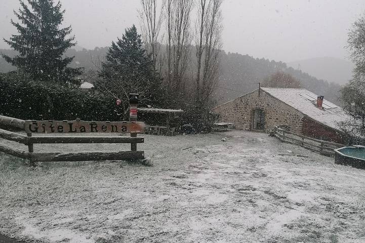 Location de vacances pour 10 personnes, avec jardin, animaux acceptés à La Penne