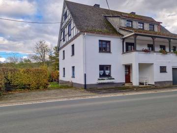 Ferienhaus für 8 Personen, mit Terrasse und Garten in Schmallenberg