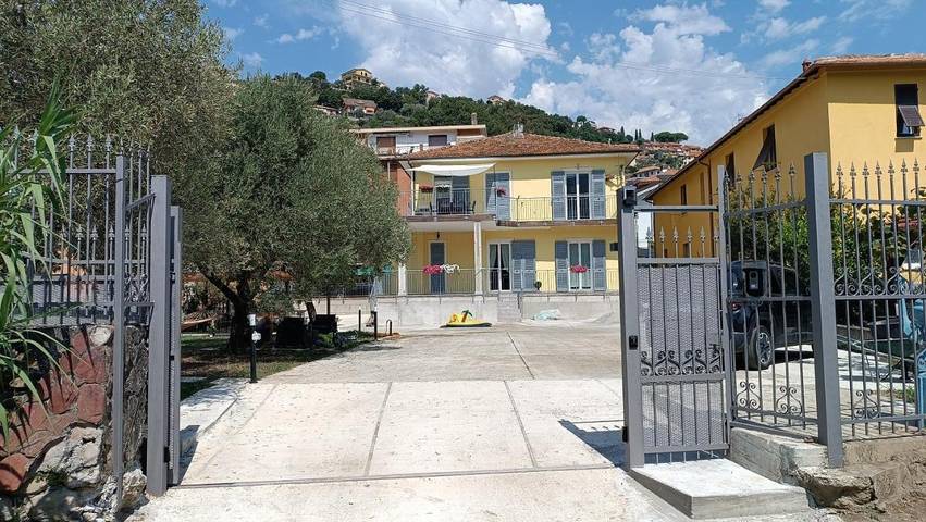 B&b per 3 persone, con balcone e giardino a Casarza Ligure