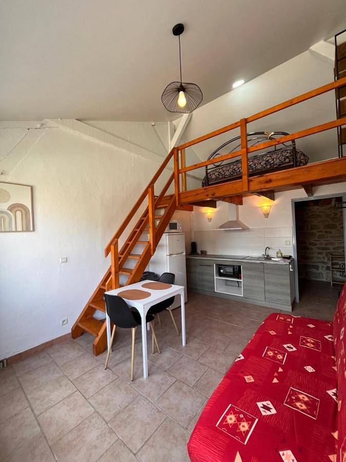 Location de vacances pour 2 personnes, avec piscine et jardin à Vire-sur-Lot - 3