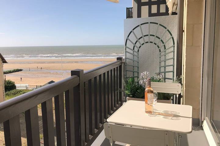 Gîte pour 4 personnes, avec balcon dans Office De Tourisme De Blonville Benerville Tourgeville