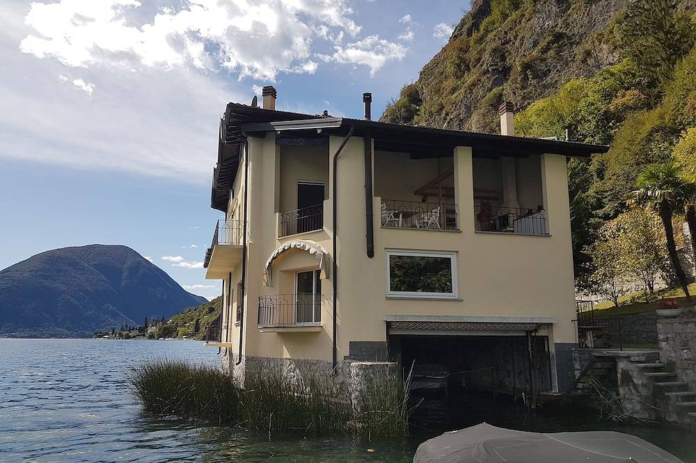 Geheel appartement, Directly on Lago di Lugano with boat mooring in Gemeente Porlezza, Lago di Lugano (Italië)