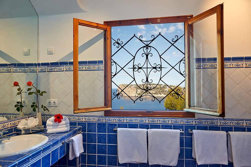 Romantic holiday home on Mallorca with pool and sea views (Villa Deka) in Cala Llamp, Andratx