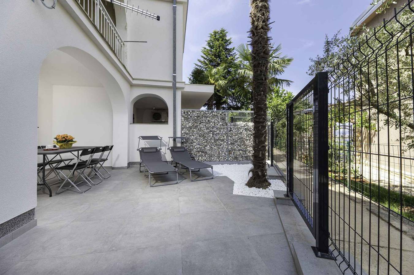 Entire holiday apartment, Holiday apartment close to the beach  in Zidarici, Krk