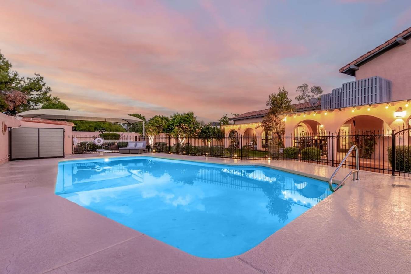 Historic Desert Rose Estate Pool Sauna Sleeps 12 in Tempe, Maricopa County