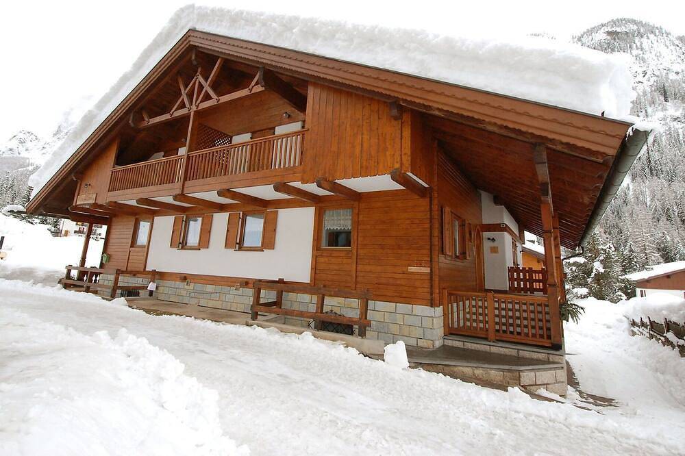 Gemütliche Wohnung in einem Ferienhaus für 5 Leute mit  W-Lan, Tv und Terrasse in Penia, Canazei