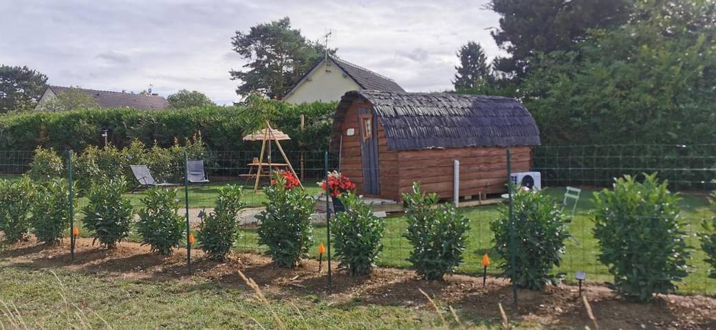 Camping pour 2 personnes, avec vue ainsi que terrasse et jardin dans l' Aube