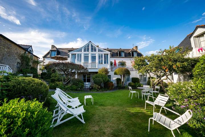 Hôtel pour 5 personnes, avec jardin et piscine, animaux acceptés