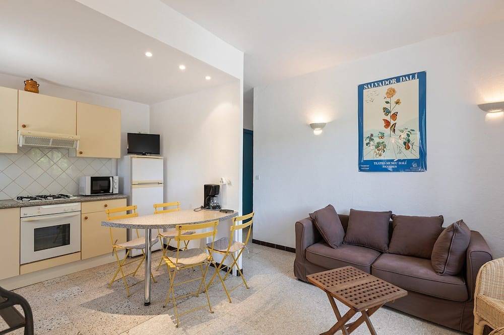 Appartement entier, Appartement dans un bel immeuble avec piscine in Mèze, Côte d'Améthyste
