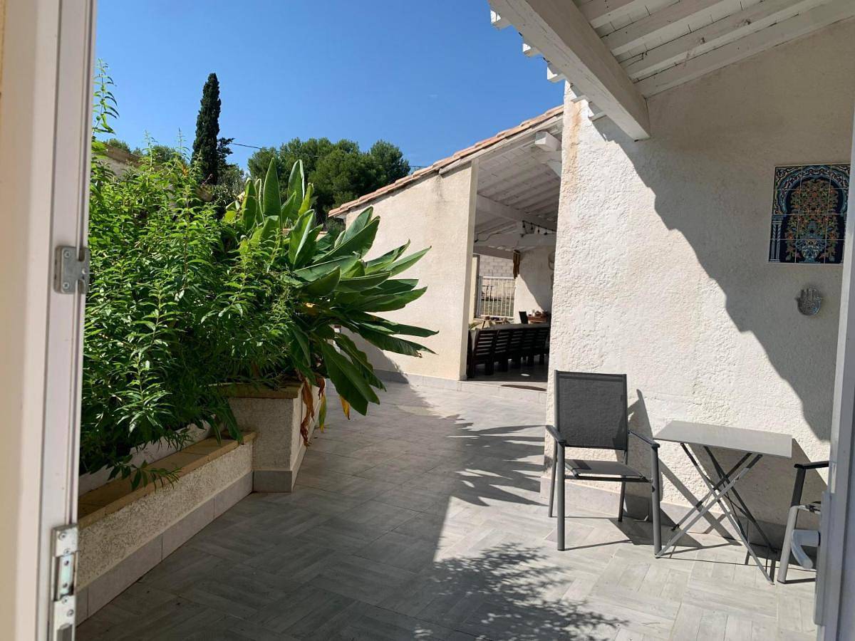 Five-Bedroom House in Villetelle, Côte méditerranéenne (France)