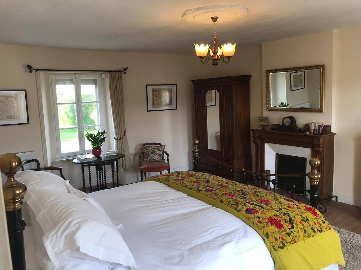 King Room with Garden View in Saint-Hubert-des-Biards, Région de Bayeux