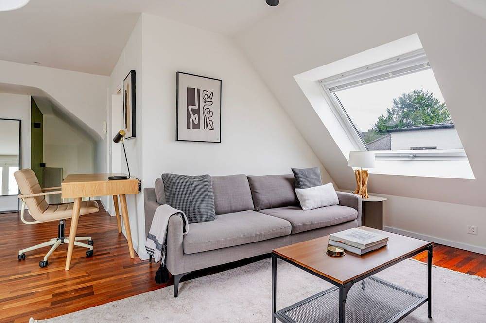 Appartamento intero, Blueground | Oberstrass, balcony, nr Zürich Zoo in Zurigo, Distretto di Zurigo