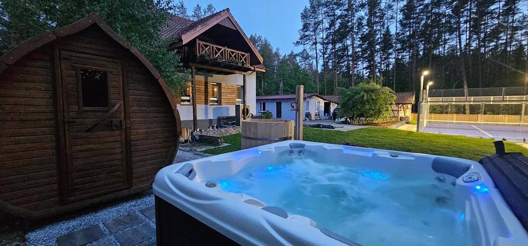Villa für 14 Personen, mit Sauna und Whirlpool sowie Garten in Polen