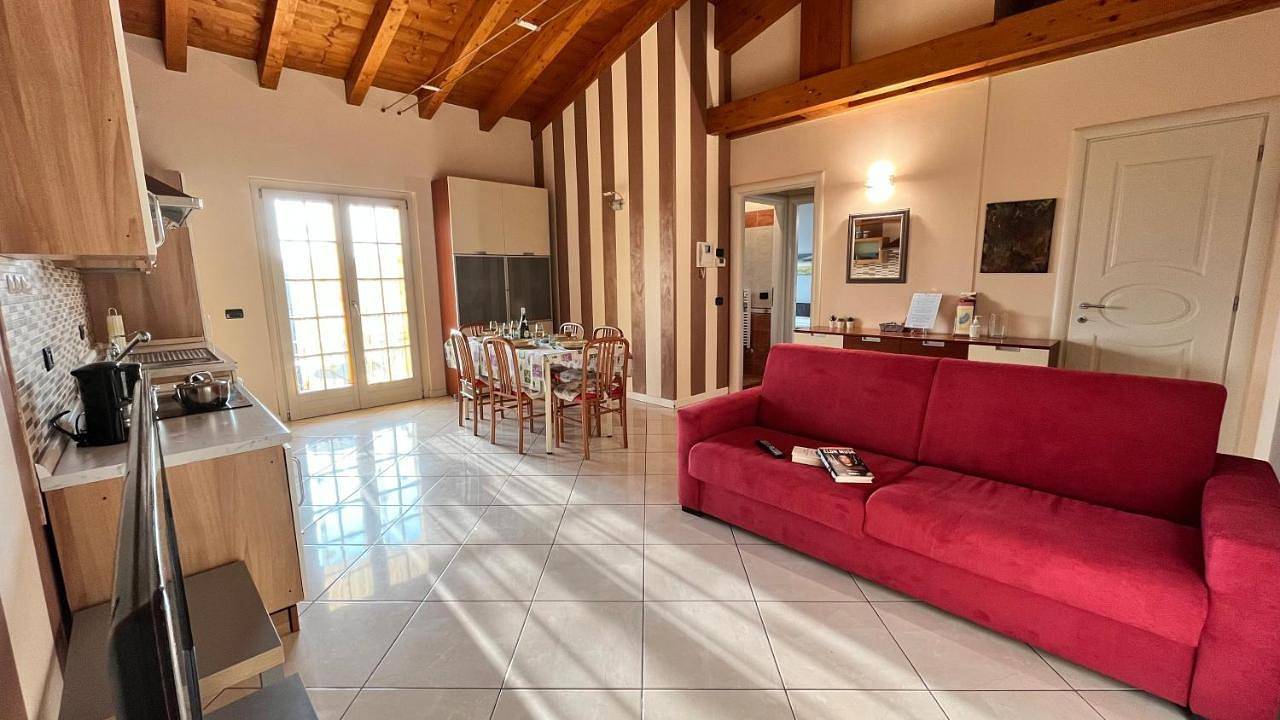 Appartamento intero, Casa Meda Tabachere Appartamento Sirmione Desenzano del Garda in Pozzolengo, Provincia di Brescia