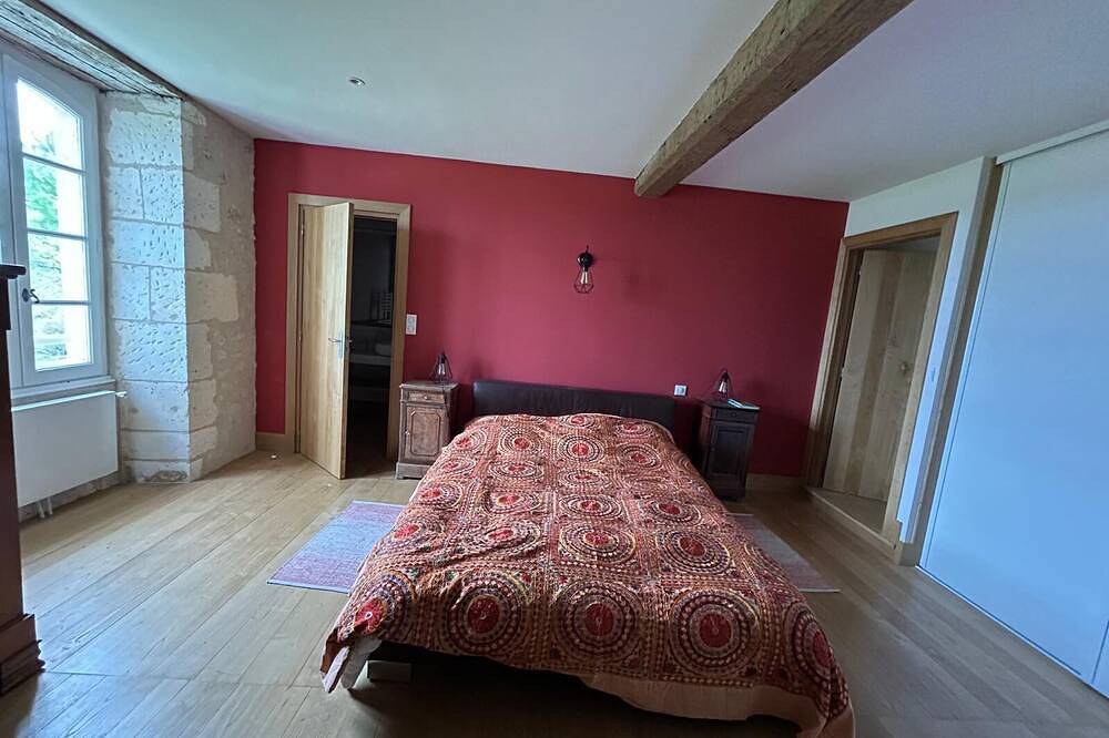 Maison de caractère entièrement rénovée, charme, vue exceptionnelle, calme. in Celles, Périgord Vert