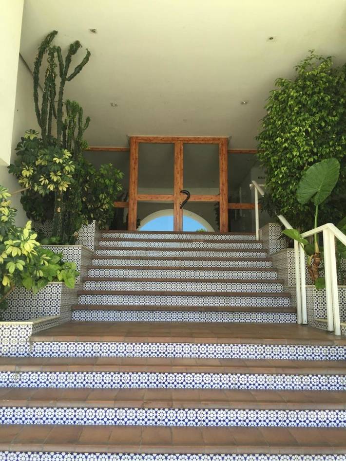 Apartamento de vacaciones para 4 personas, con jardín además de piscina y vistas - 1