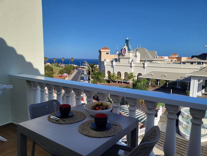 Holiday rental for 6 people, with Balcony and Terrace as well as Pool in Golf del Sur