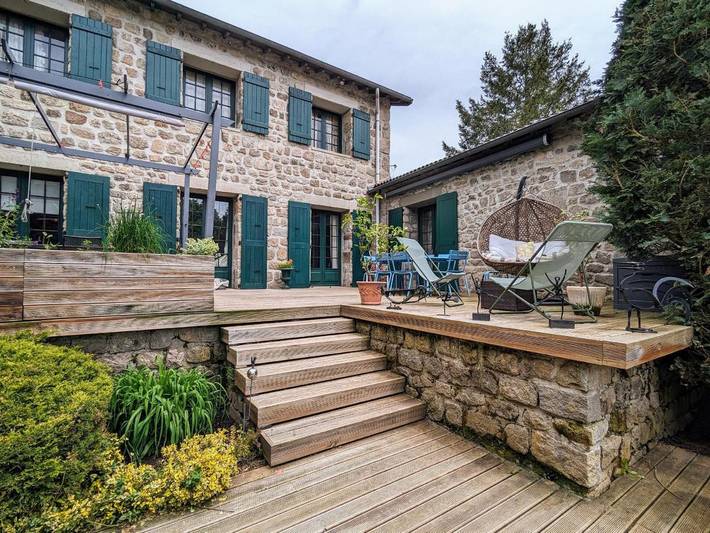 Location de vacances pour 2 personnes, avec Terrasse et Piscine à Saint-Romain-Lachalm