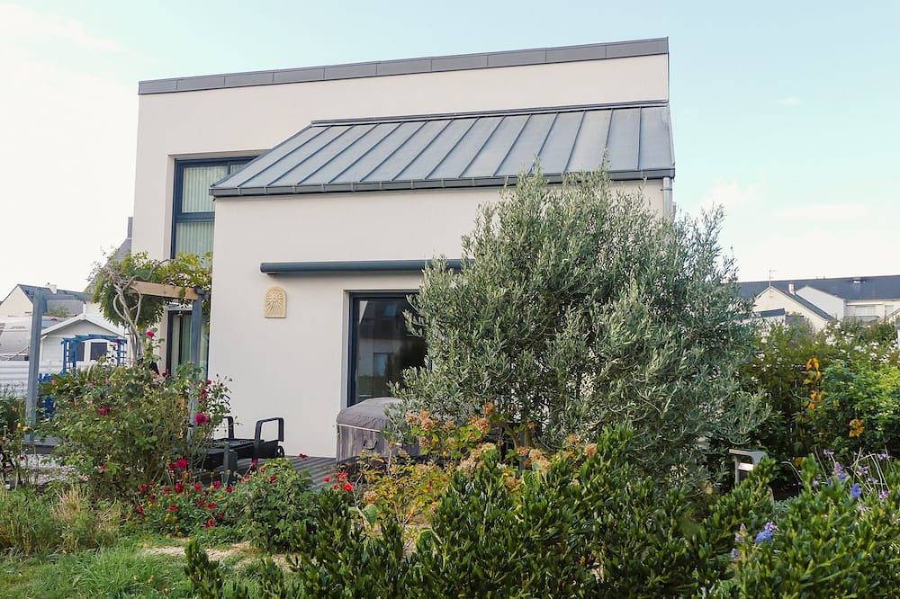 House center and beaches in Plouhinec (Morbihan), Côte des Mégalithes