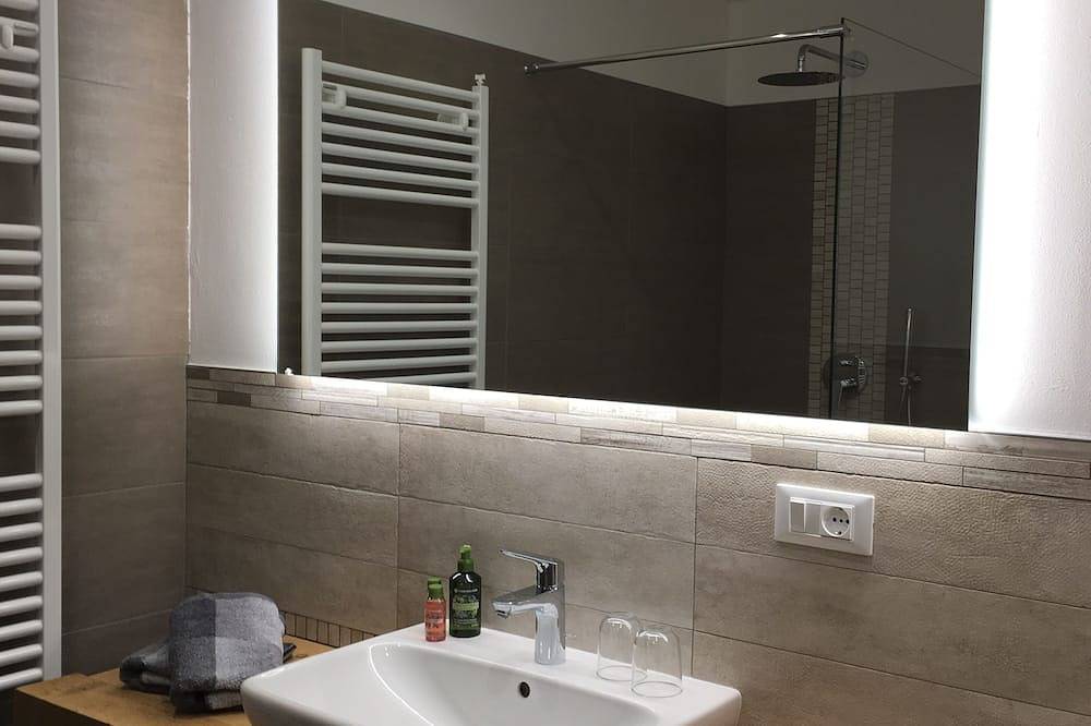 Ganze Wohnung, App. St. Sebastian im gemütlichen Chalet mit Garten und Terrasse in Tisens, Nonsberggruppe